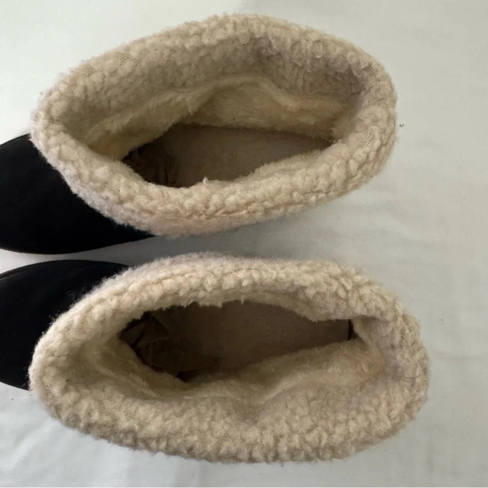 Women’s Sz 41 US 10 Snow Booties Winter Faux Fur Suede Square Heels Ankle Boots